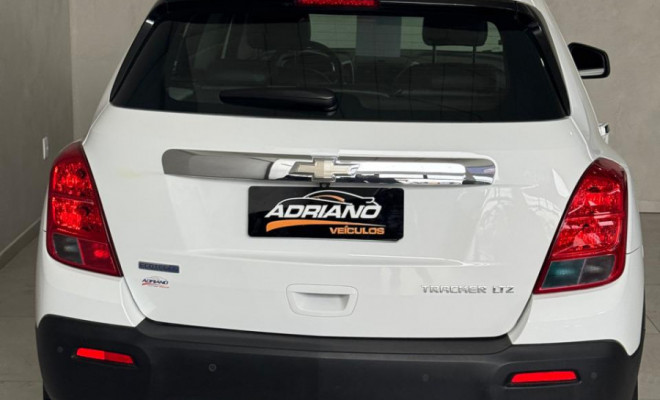 Tracker LTZ 1.8 Aut. 2014 - Completíssima, Confortável e com Boa Quilometragem!-1