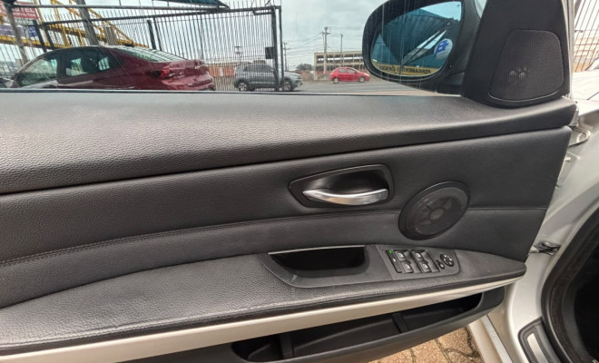 BMW 325iA 2008 Gasolina-1