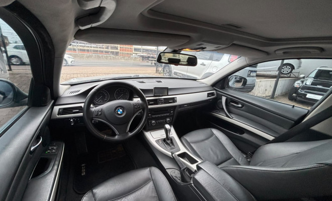 BMW 325iA 2008 Gasolina-6