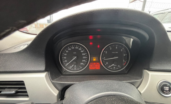 BMW 325iA 2008 Gasolina-12