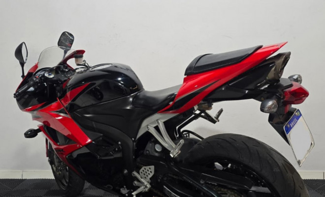 HONDA CBR 600 RR 2010 Gasolina-3