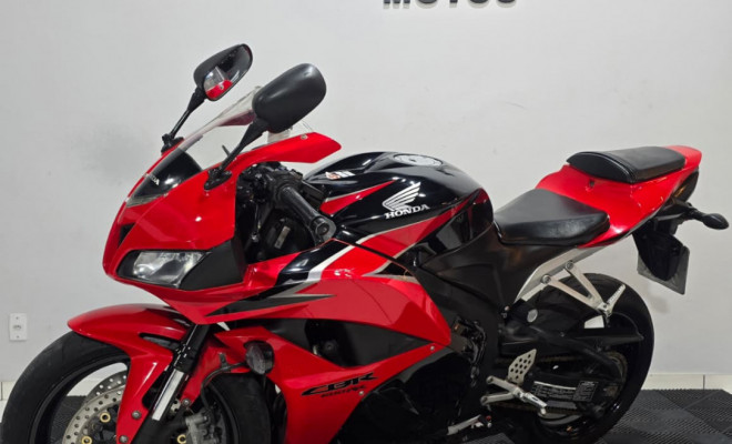 HONDA CBR 600 RR 2010 Gasolina-5