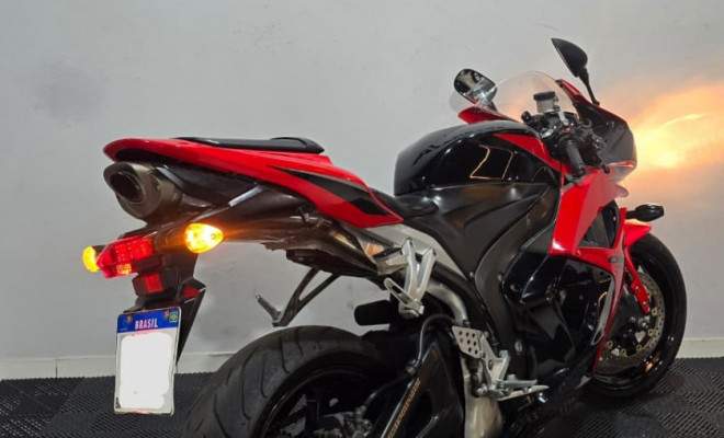 HONDA CBR 600 RR 2010 Gasolina-1