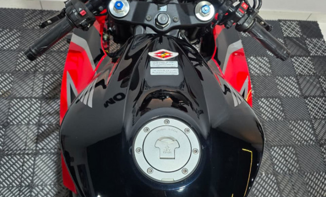 HONDA CBR 600 RR 2010 Gasolina-2