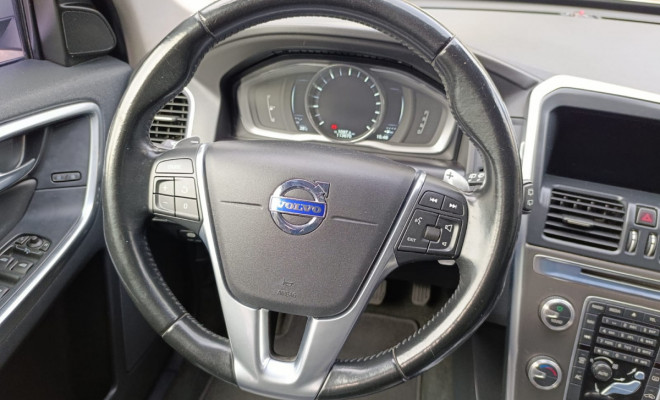 Volvo XC 60 2.0 T5  5p 2015 Gasolina-6
