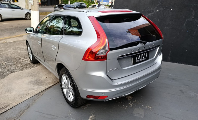 Volvo XC 60 2.0 T5  5p 2015 Gasolina-4