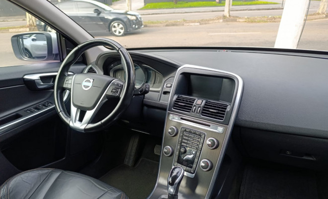 Volvo XC 60 2.0 T5  5p 2015 Gasolina-8