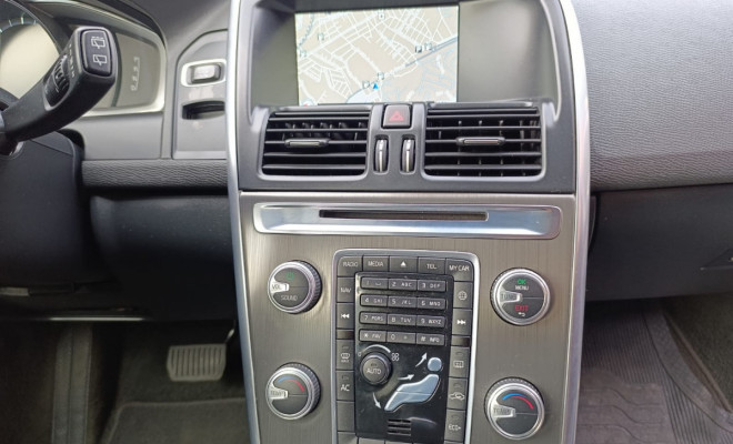 Volvo XC 60 2.0 T5  5p 2015 Gasolina-11