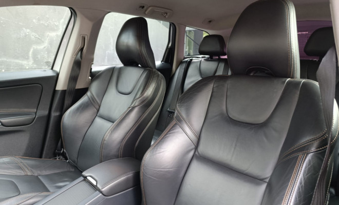 Volvo XC 60 2.0 T5  5p 2015 Gasolina-14