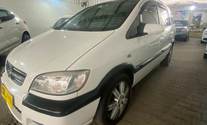 GM - Chevrolet Zafira Elite 2.0 MPFI FlexPower 8V 5p 2011 Flex-2