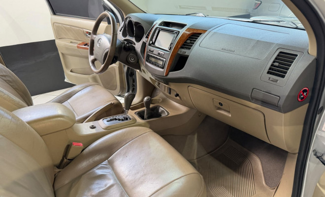 Toyota Hilux SW4 SRV D4-D 4x4 3.0 TDI Dies. Aut 2010 Diesel-12