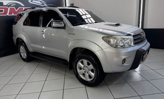 Toyota Hilux SW4 SRV D4-D 4x4 3.0 TDI Dies. Aut 2010 Diesel-1