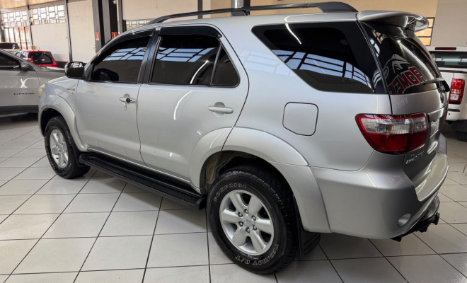 Toyota Hilux SW4 SRV D4-D 4x4 3.0 TDI Dies. Aut 2010 Diesel-2
