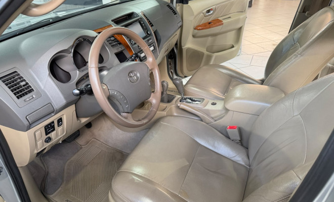 Toyota Hilux SW4 SRV D4-D 4x4 3.0 TDI Dies. Aut 2010 Diesel-6