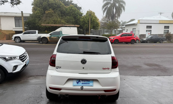VW - VolksWagen Fox Rock in Rio 1.6 Mi Total Flex 8V 5p 2014 Flex-4