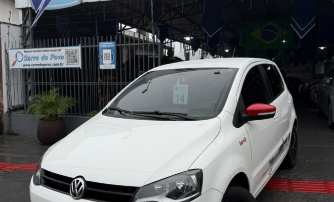 VW - VolksWagen Fox Rock in Rio 1.6 Mi Total Flex 8V 5p 2014 Flex-0