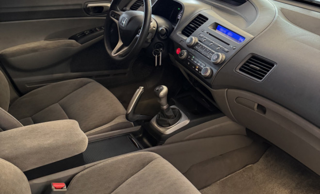 Honda Civic Sed. LXL/LXL SE 1.8 Flex 16V Mec. 2011 Flex-13