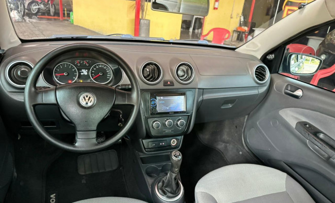 VW - VolksWagen VOYAGE TREND 1.6 Mi Total Flex 8V 4p 2010 Flex-7
