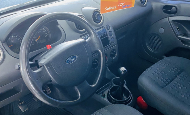 Ford Fiesta Personnalité 1.0 8V 66cv 5p 2004 Gasolina-5