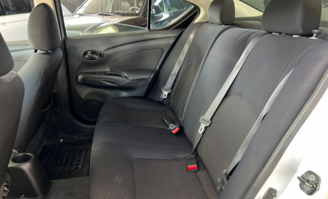 Nissan VERSA SV 1.6 16V Flex Fuel 4p Mec. 2013 Flex-8