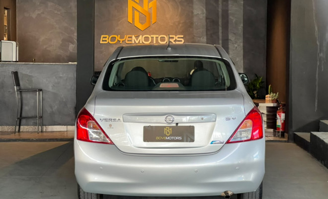 Nissan VERSA SV 1.6 16V Flex Fuel 4p Mec. 2013 Flex-1