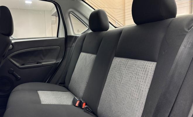 Ford Fiesta Sedan 1.6 Flex Mec. 2014 Flex-8