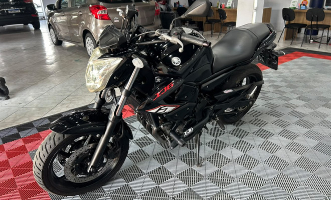 YAMAHA XJ6 N/ABS 2011 Gasolina-1