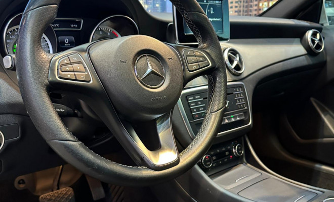Mercedes-Benz GLA 250 Enduro 2.0 TB 16V 211cv Aut. 2016 Gasolina-12