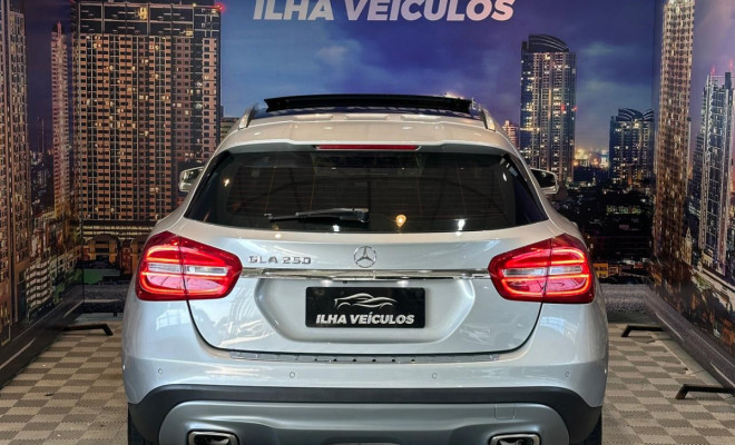 Mercedes-Benz GLA 250 Enduro 2.0 TB 16V 211cv Aut. 2016 Gasolina-15