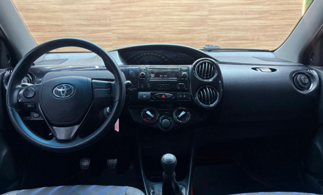 Toyota ETIOS XS Sedan1.5 Flex 16V 4p Mec. 2016-4
