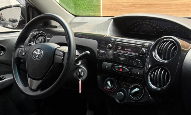 Toyota ETIOS XS Sedan1.5 Flex 16V 4p Mec. 2016-10
