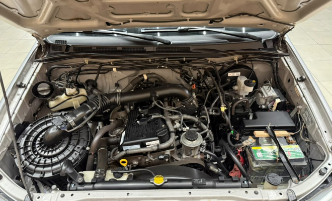 Toyota Hilux CD SRV 4x4 2.7 Flex 16V Aut. 2014-13