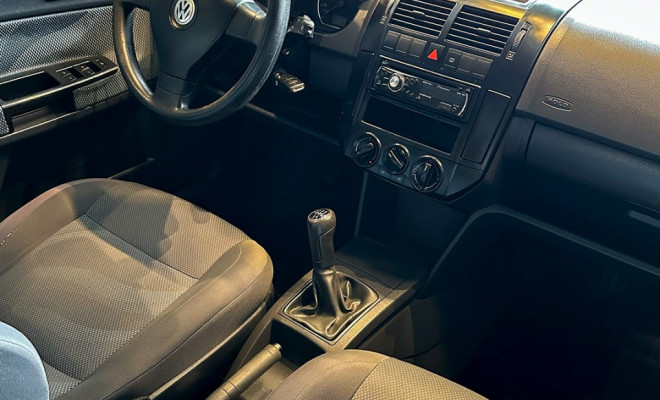 VW - Polo Sedan 1.6 Mi Total Flex 2009-2