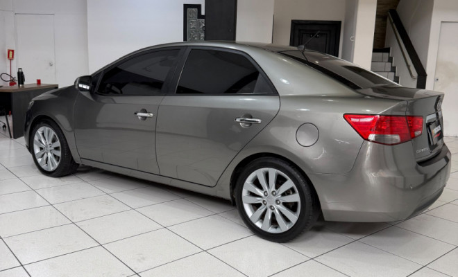 Kia Motors Cerato 1.6 16V Aut. 2013 Flex-1
