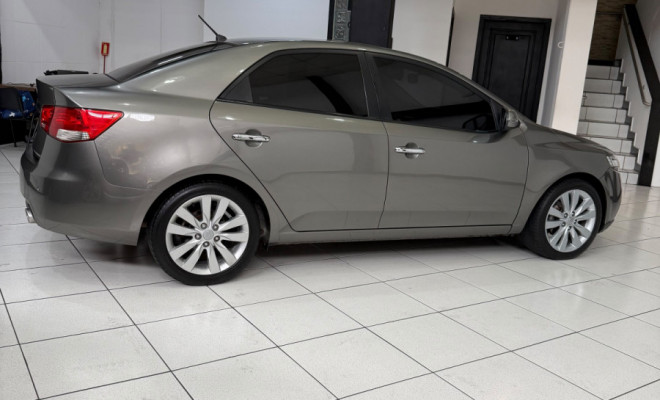 Kia Motors Cerato 1.6 16V Aut. 2013 Flex-2