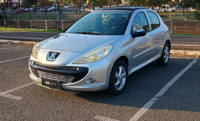 Peugeot 207 QUIKSILVER 1.4 Flex 8V 5p 2011 Flex