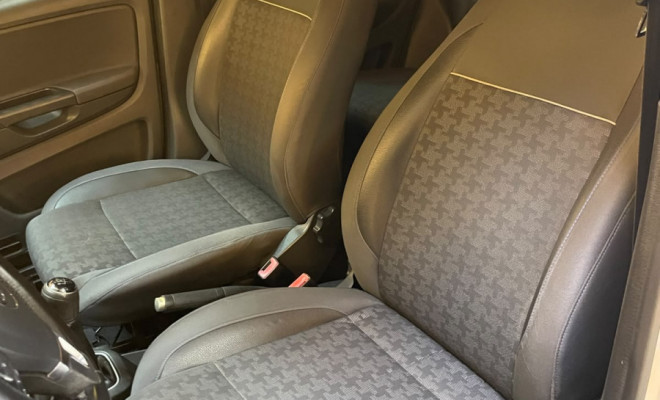 VW - VolksWagen SPACEFOX COMFORTLINE 1.6 2015 Flex  ÓTIMO PARA FAMILIA-6