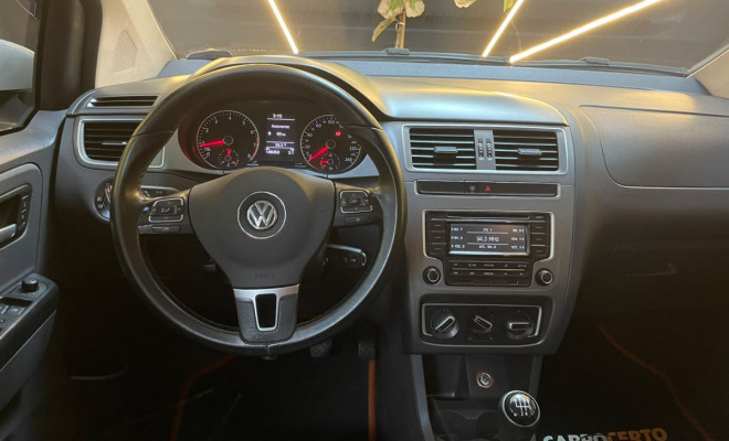 VW - VolksWagen SPACEFOX COMFORTLINE 1.6 2015 Flex  ÓTIMO PARA FAMILIA-5