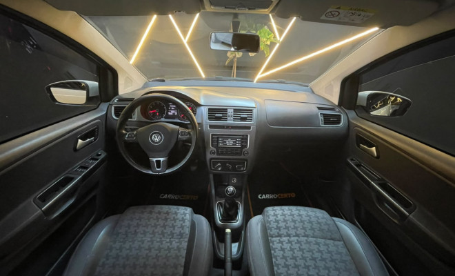 VW - VolksWagen SPACEFOX COMFORTLINE 1.6 2015 Flex  ÓTIMO PARA FAMILIA-4