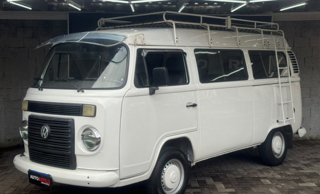 VW - VolksWagen Kombi Lotação 1.4 Mi Total Flex 8V 2013 Flex-0
