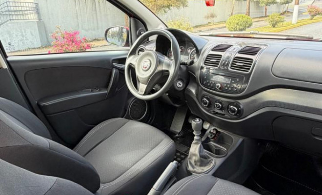 Fiat Grand Siena ATTRAC. 1.4 EVO F.Flex 8V 2015 Flex-0