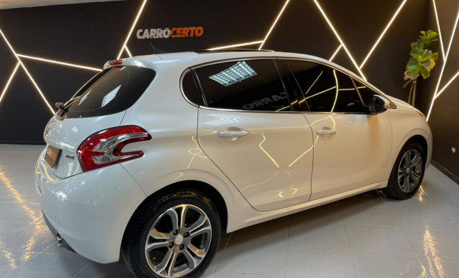 Peugeot 208 Griffe 1.6 Aut. 2014 Flex    Interior Claro-3