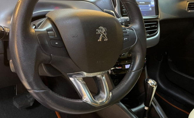 Peugeot 208 Griffe 1.6 Aut. 2014 Flex    Interior Claro-9