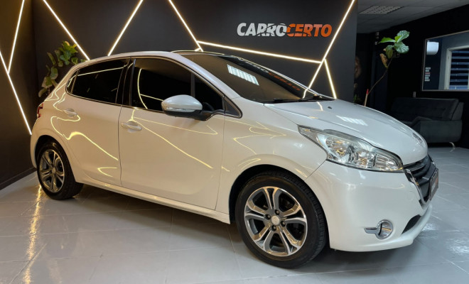 Peugeot 208 Griffe 1.6 Aut. 2014 Flex    Interior Claro-0