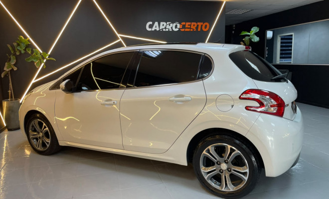 Peugeot 208 Griffe 1.6 Aut. 2014 Flex    Interior Claro-2