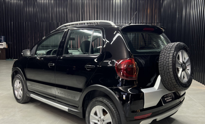 VW - VolksWagen CROSSFOX 1.6 Mi Total Flex 8V 5p 2011 Flex-7