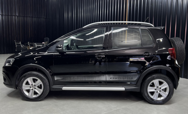 VW - VolksWagen CROSSFOX 1.6 Mi Total Flex 8V 5p 2011 Flex-8