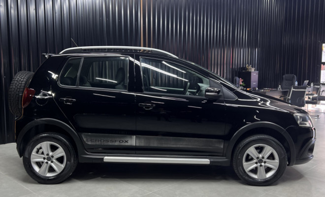 VW - VolksWagen CROSSFOX 1.6 Mi Total Flex 8V 5p 2011 Flex-1
