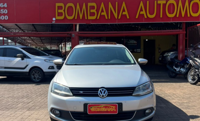 VW - VolksWagen JETTA Comfortline 2.0 T.Flex 8V 4p Tipt. 2012 Flex-6