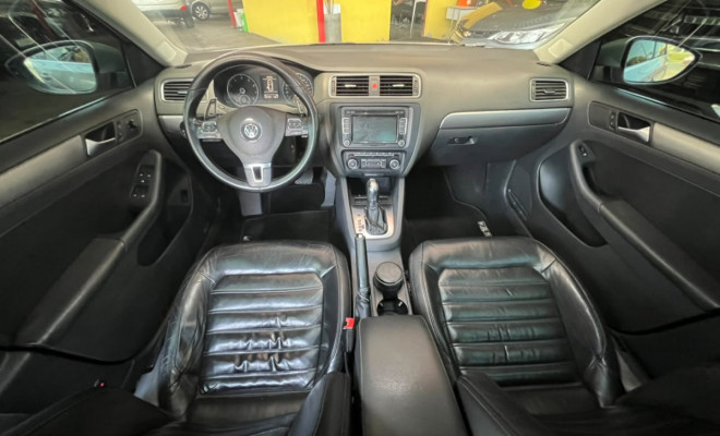VW - VolksWagen JETTA Comfortline 2.0 T.Flex 8V 4p Tipt. 2012 Flex-7